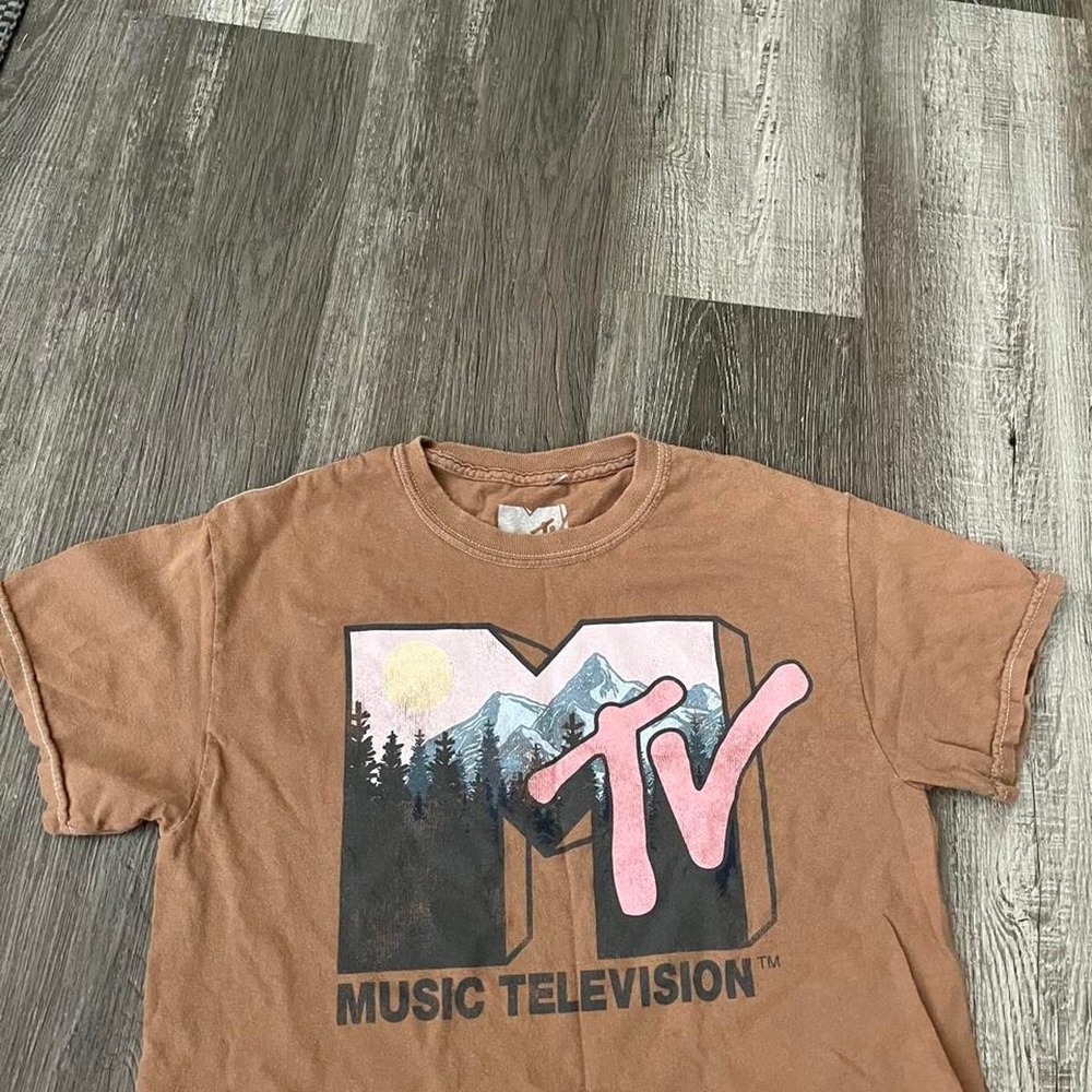 MTV Cropped Brown Graphic Tee